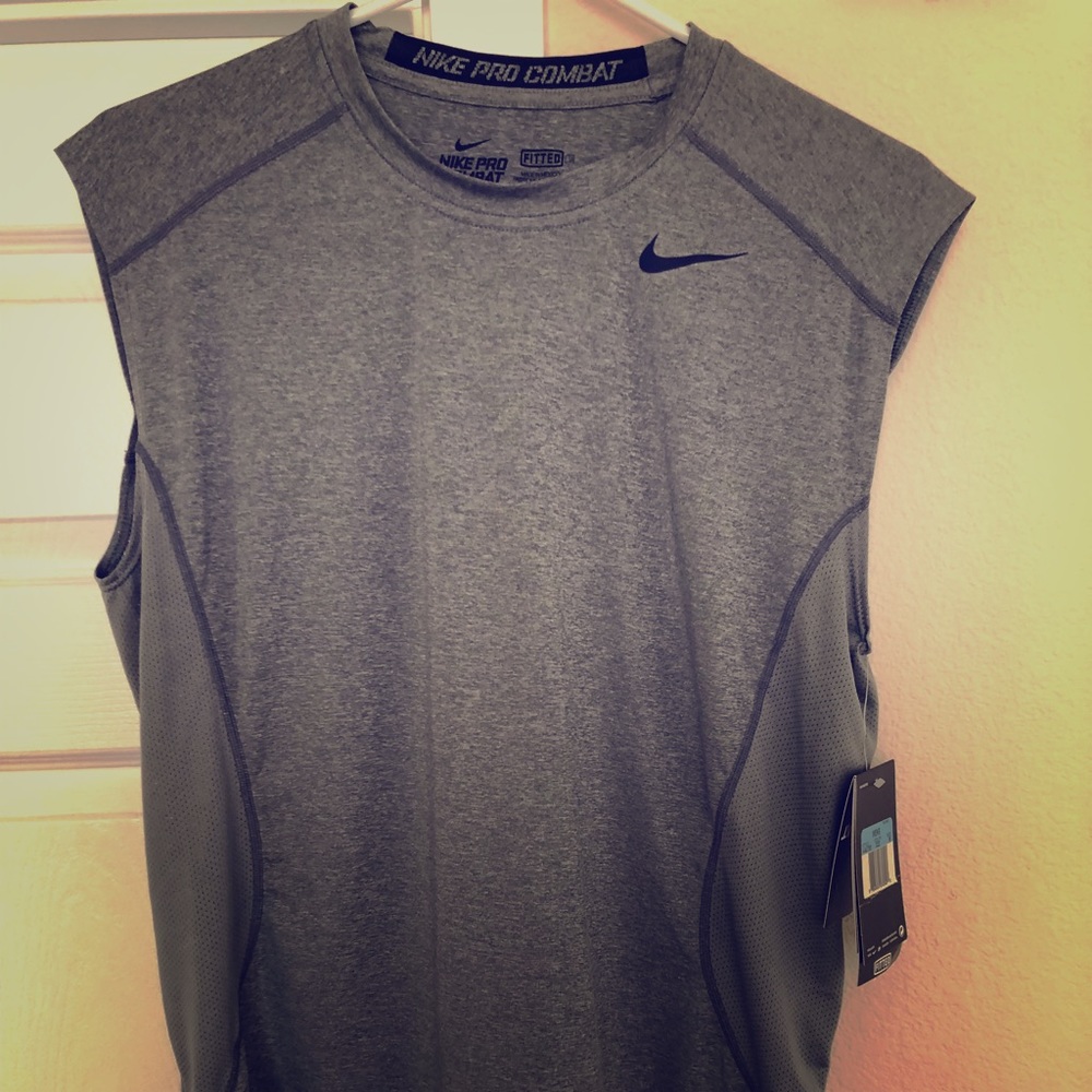 Men’s Nike Medium dry fit top
